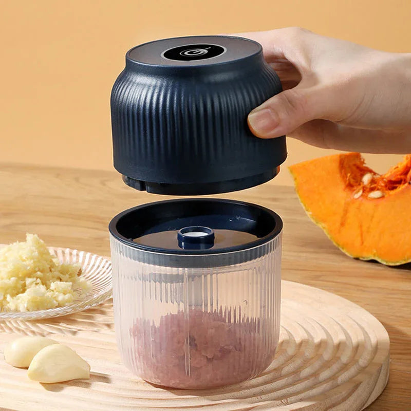 Mini Triturador Elétrico – Praticidade e Agilidade na Cozinha