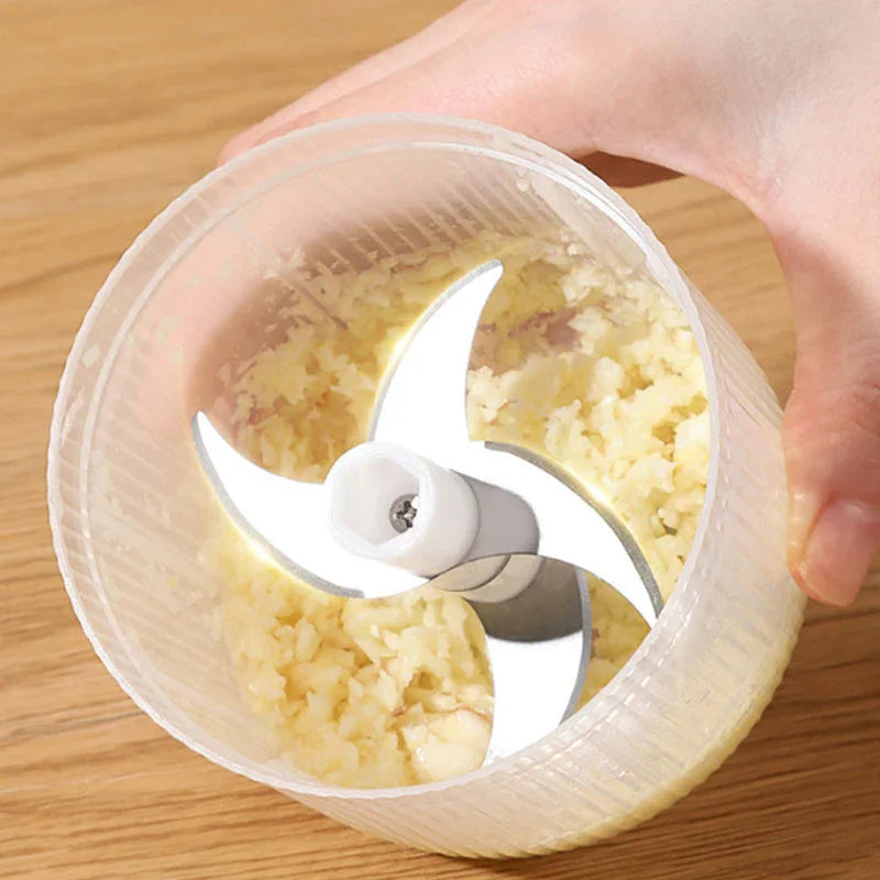Mini Triturador Elétrico – Praticidade e Agilidade na Cozinha