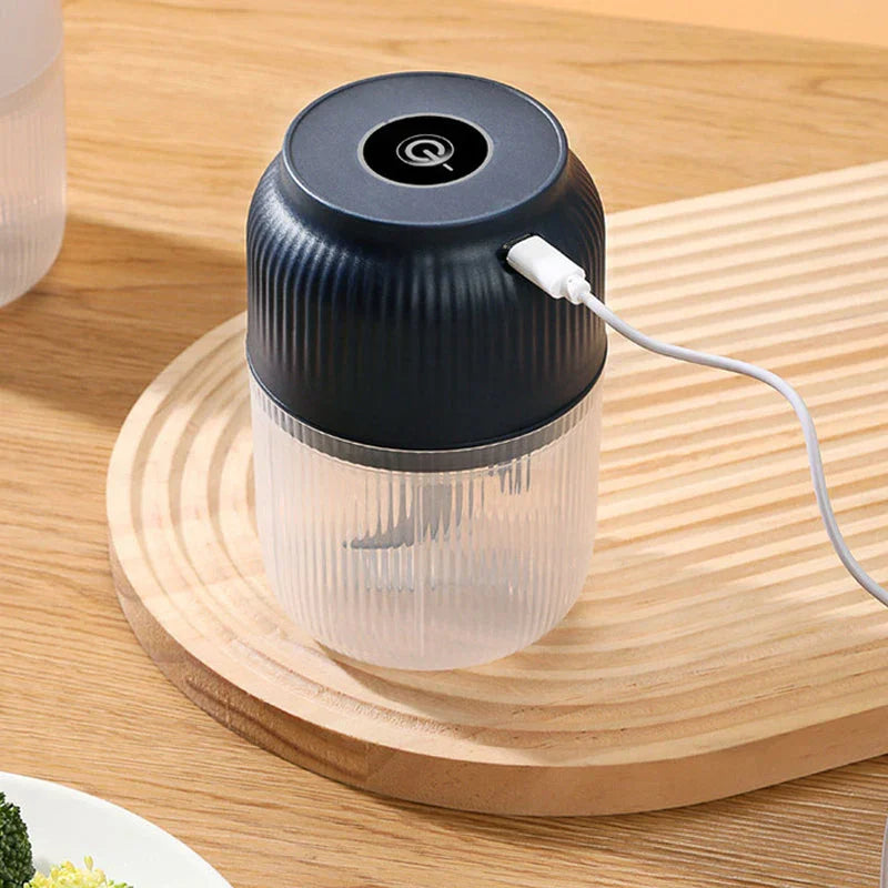 Mini Triturador Elétrico – Praticidade e Agilidade na Cozinha